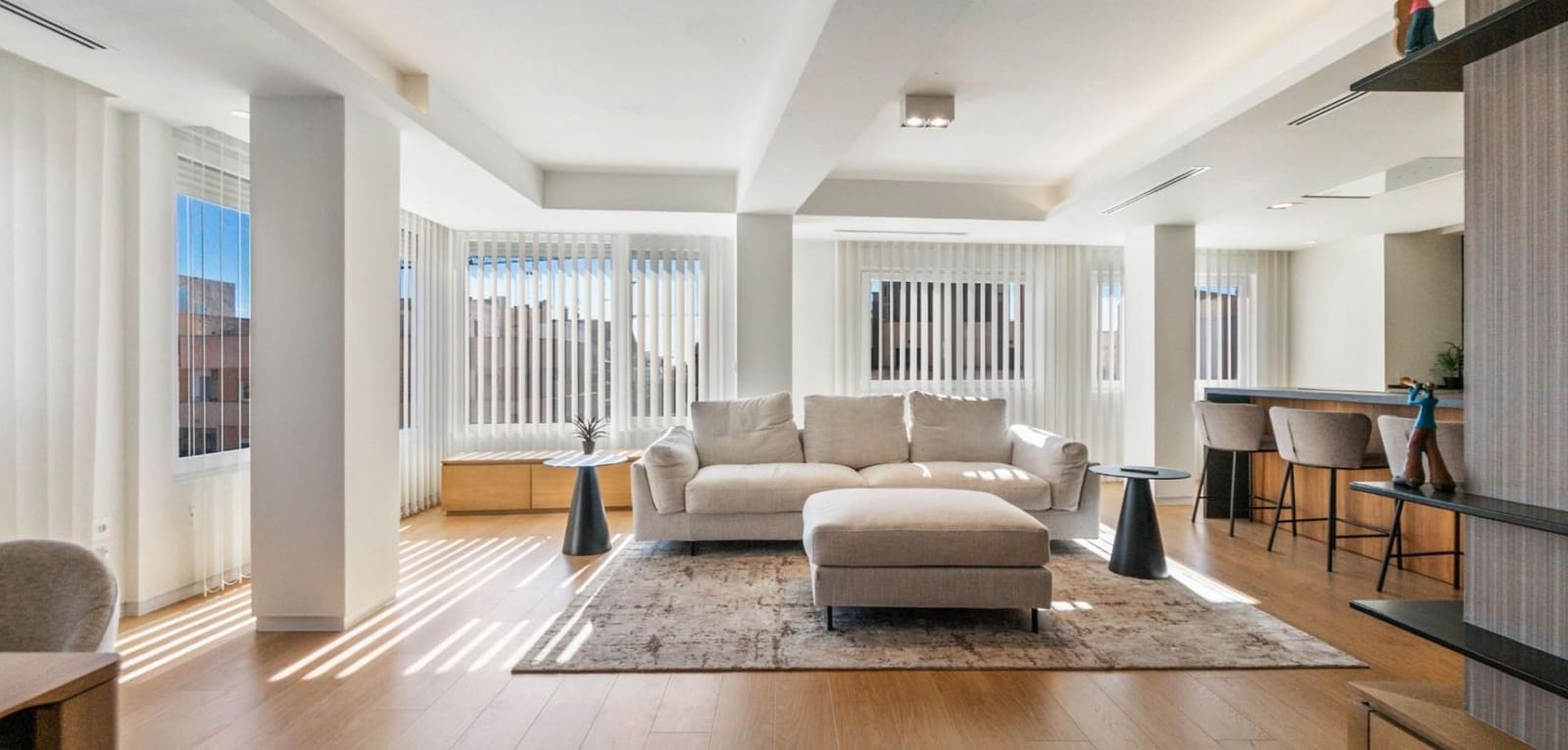 2 bedroom Apartment for sale in Torrevieja - € 349,000 (Ref: 9541677)