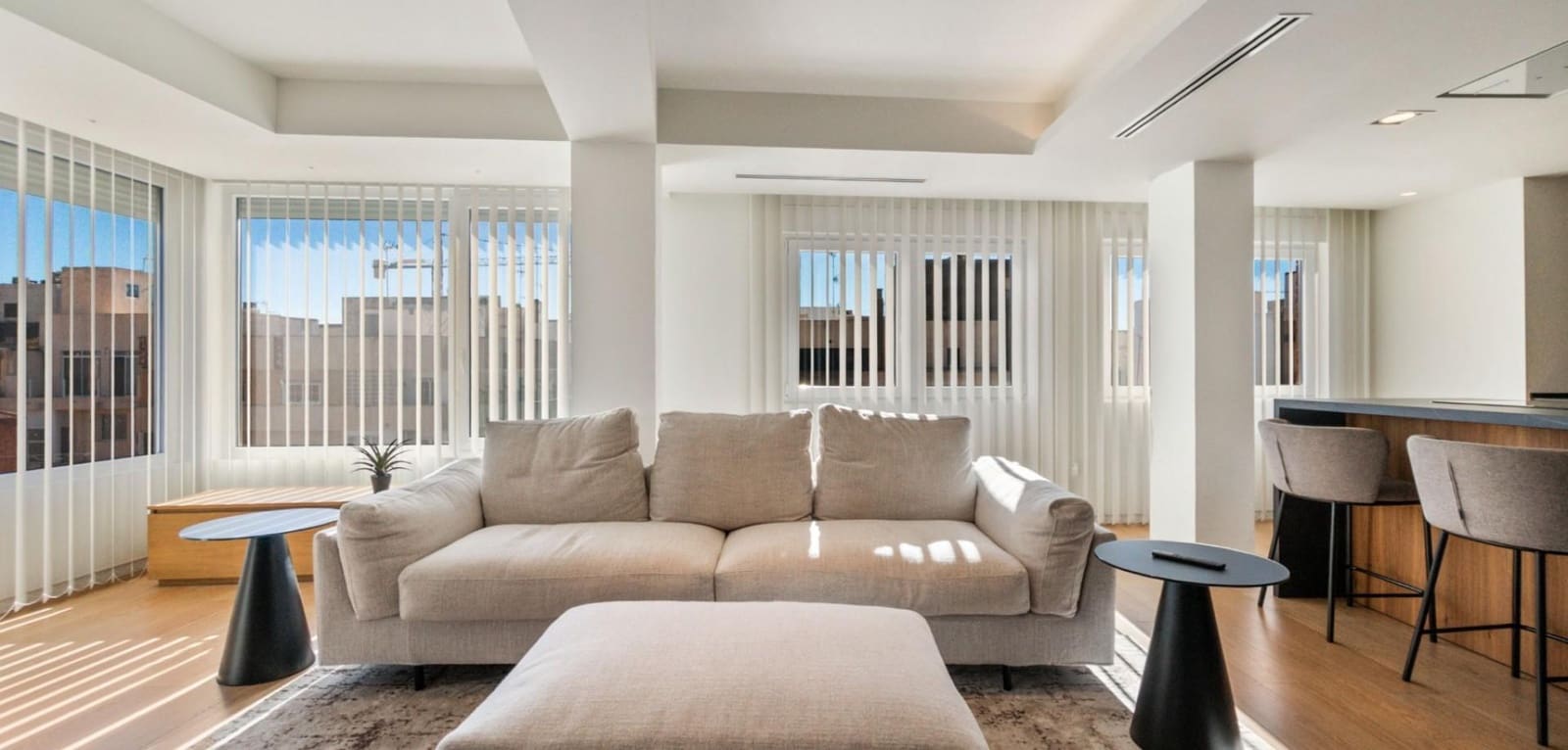 2 bedroom Apartment for sale in Torrevieja - € 349,000 (Ref: 9541677)