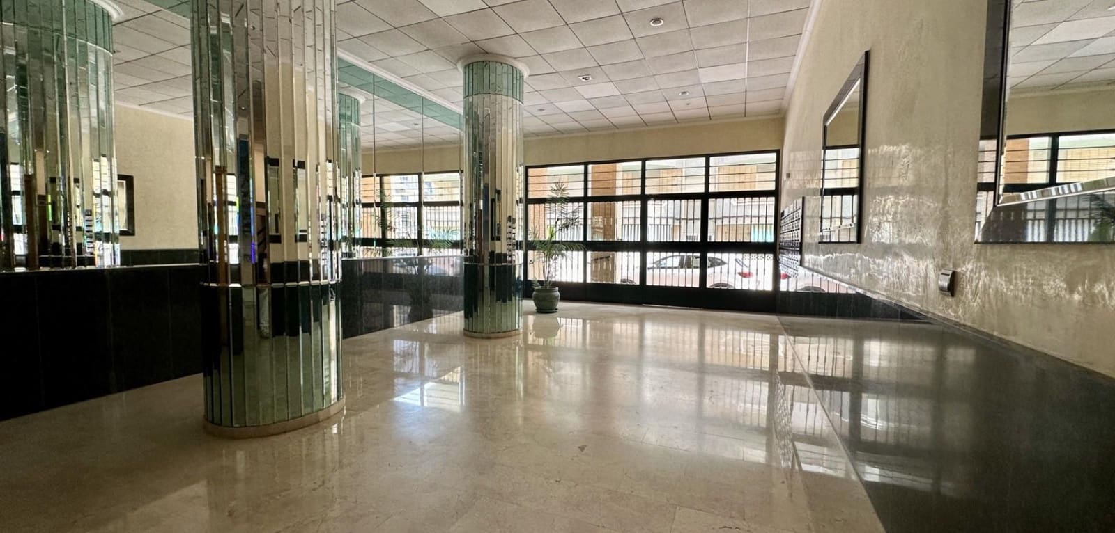 2 sovrum Lägenhet till salu i Guardamar del Segura med garage - 339 000 € (Ref: 9541692)