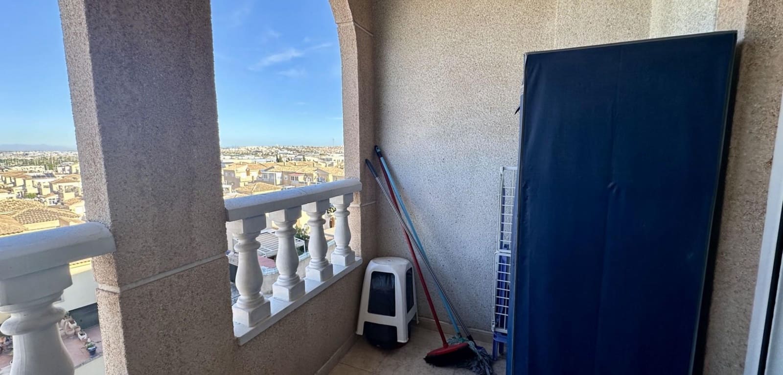2 makuuhuone Huoneisto myytävänä paikassa Torrevieja mukana uima-altaan - 148 500 € (Ref: 9541694)