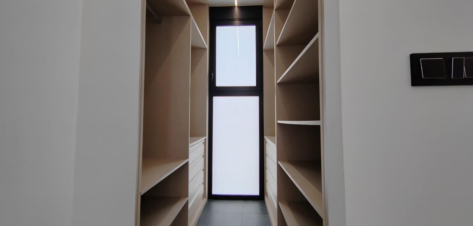 3 sypialnia Willa na sprzedaż w Torrevieja z basenem garażem - 750 000 € (Ref: 9541701)