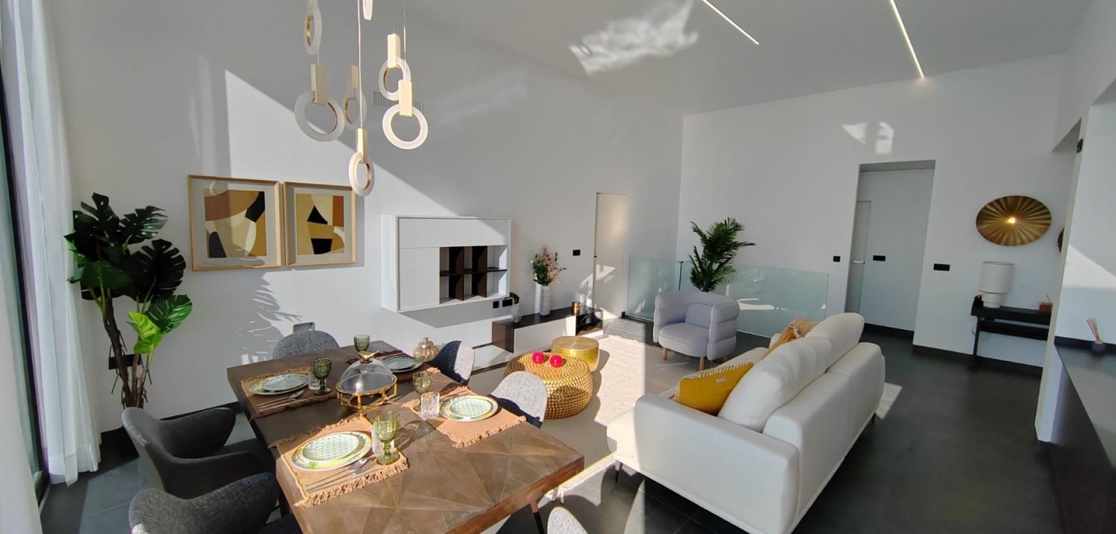 3 sypialnia Willa na sprzedaż w Torrevieja z basenem garażem - 750 000 € (Ref: 9541701)