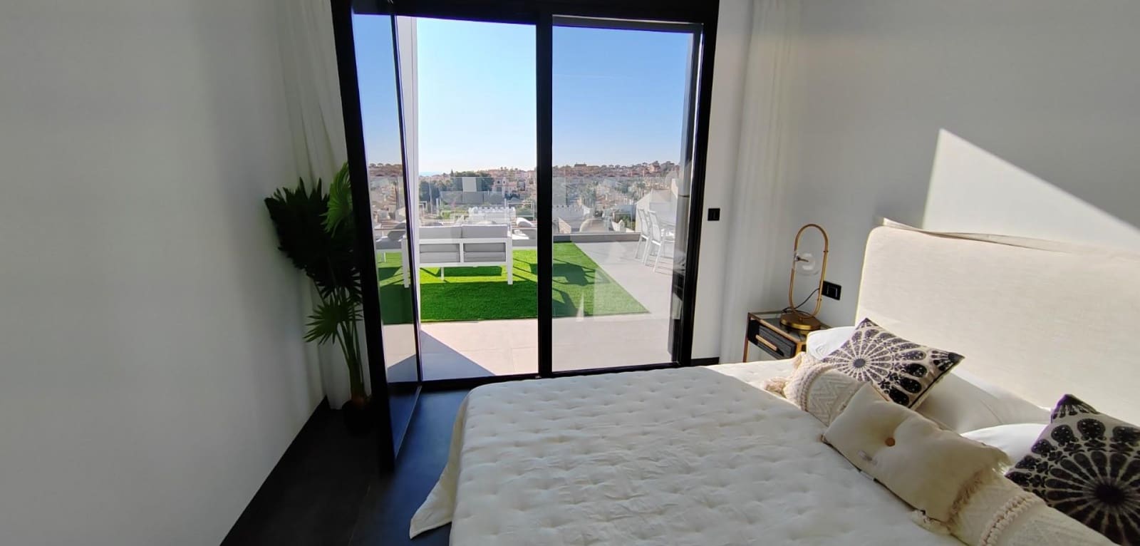 3 bedroom Villa for sale in Torrevieja with pool garage - € 750,000 (Ref: 9541701)