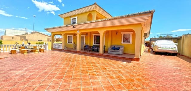 6 sypialnia Willa na sprzedaż w Los Balcones - Los Altos, Torrevieja z basenem - 610 000 € (Ref: 9541705)