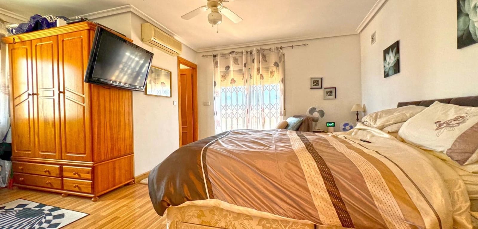 6 quarto Moradia para venda em Torrevieja com piscina - 610 000 € (Ref: 9541705)