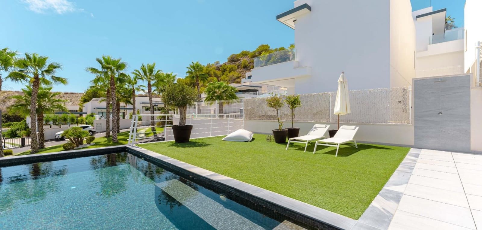 Chalet de 5 habitaciones en San Miguel de Salinas en venta con piscina garaje - 780.000 € (Ref: 9541713)