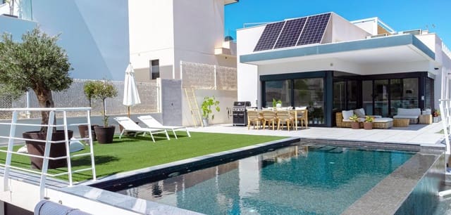 5 Zimmer Villa zu verkaufen in San Miguel de Salinas mit Pool Garage - 780.000 € (Ref: 9541713)