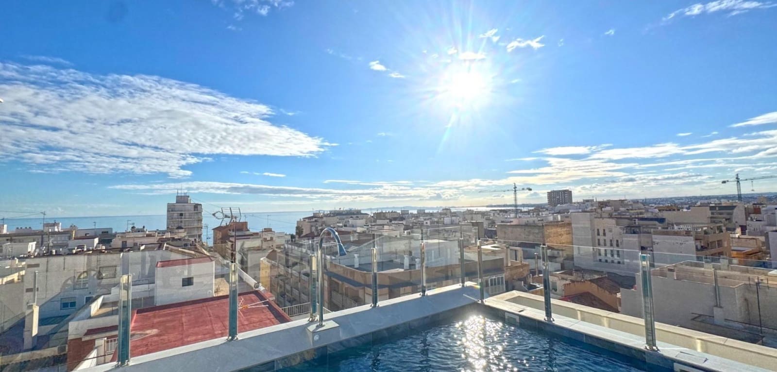 2 Zimmer Apartment zu verkaufen in Torrevieja mit Pool - 300.000 € (Ref: 9541714)