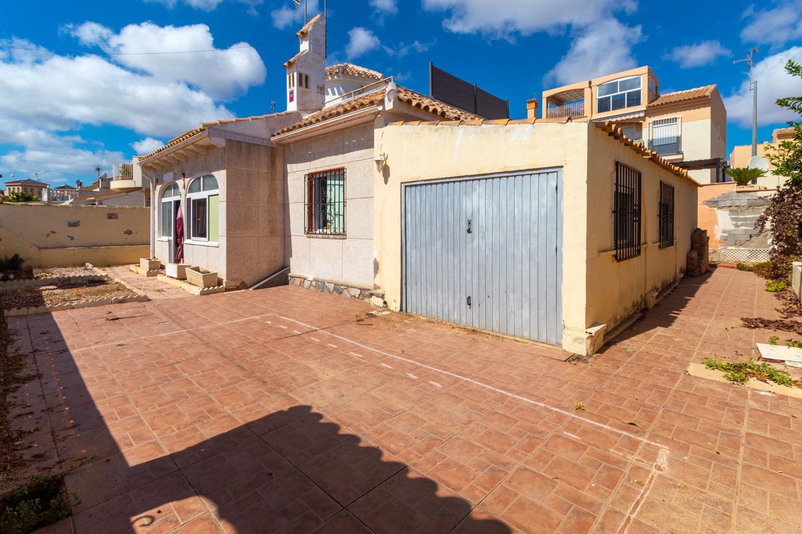 3 Zimmer Villa zu verkaufen in Orihuela Costa mit Pool - 189.000 € (Ref: 9543857)