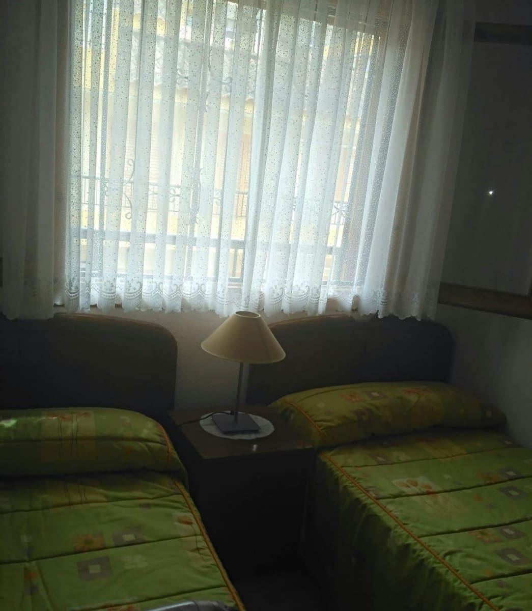 2 makuuhuone Omakotitalo myytävänä paikassa Torrevieja mukana uima-altaan - 204 000 € (Ref: 9543865)