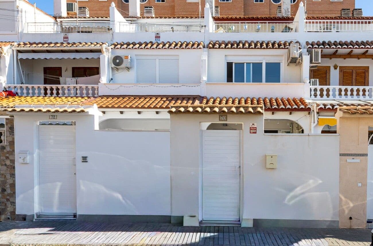 3 makuuhuone Omakotitalo myytävänä paikassa Torrevieja - 205 000 € (Ref: 9543872)