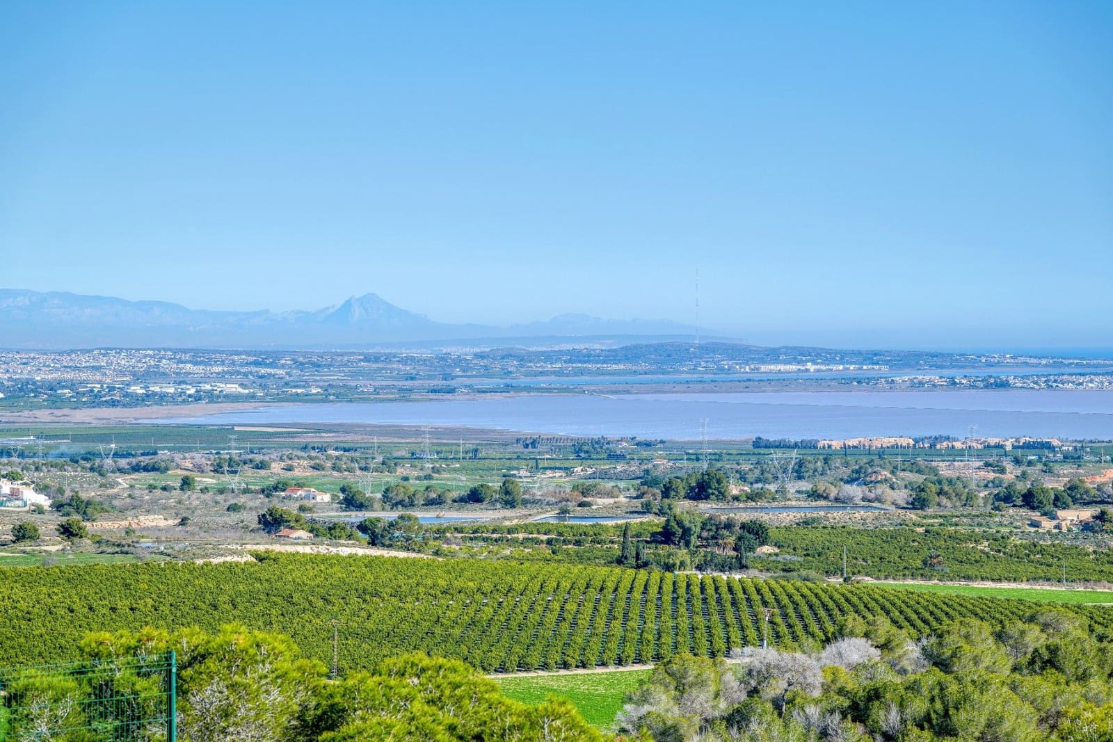 3 makuuhuone Huvila myytävänä paikassa San Miguel de Salinas mukana uima-altaan 
autotalli - 499 000 € (Ref: 9548452)