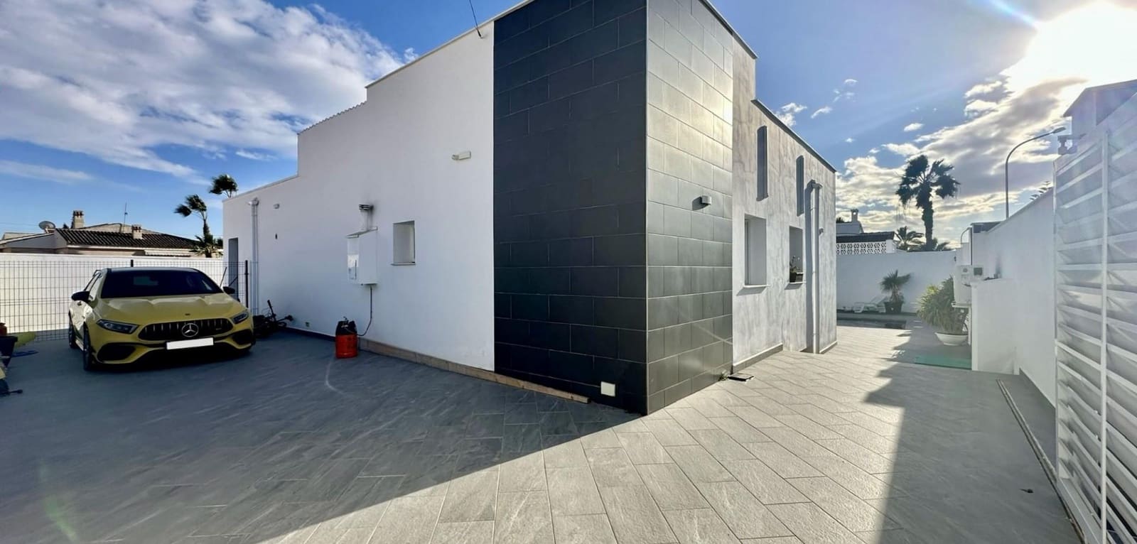 5 bedroom Villa for sale in Rojales with pool - € 498,000 (Ref: 9551933)