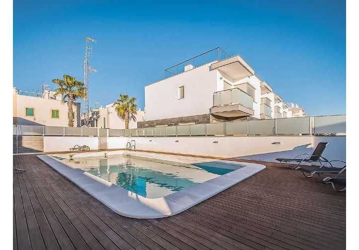 Casa de 4 habitaciones en Guardamar del Segura en venta - 550.000 € (Ref: 9551947)