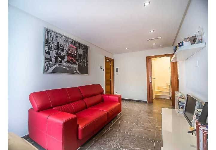 Casa de 4 habitaciones en Guardamar del Segura en venta - 550.000 € (Ref: 9551947)