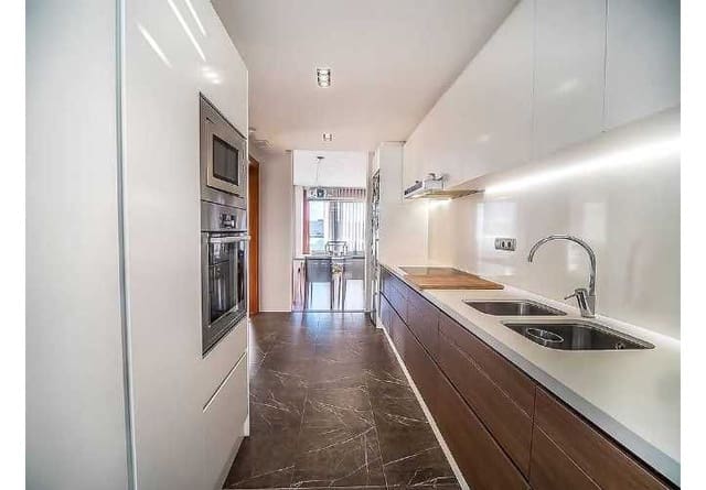 4 slaapkamer Huis te koop in Guardamar del Segura - € 550.000 (Ref: 9551947)