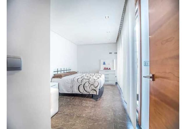 4 slaapkamer Huis te koop in Guardamar del Segura - € 550.000 (Ref: 9551947)