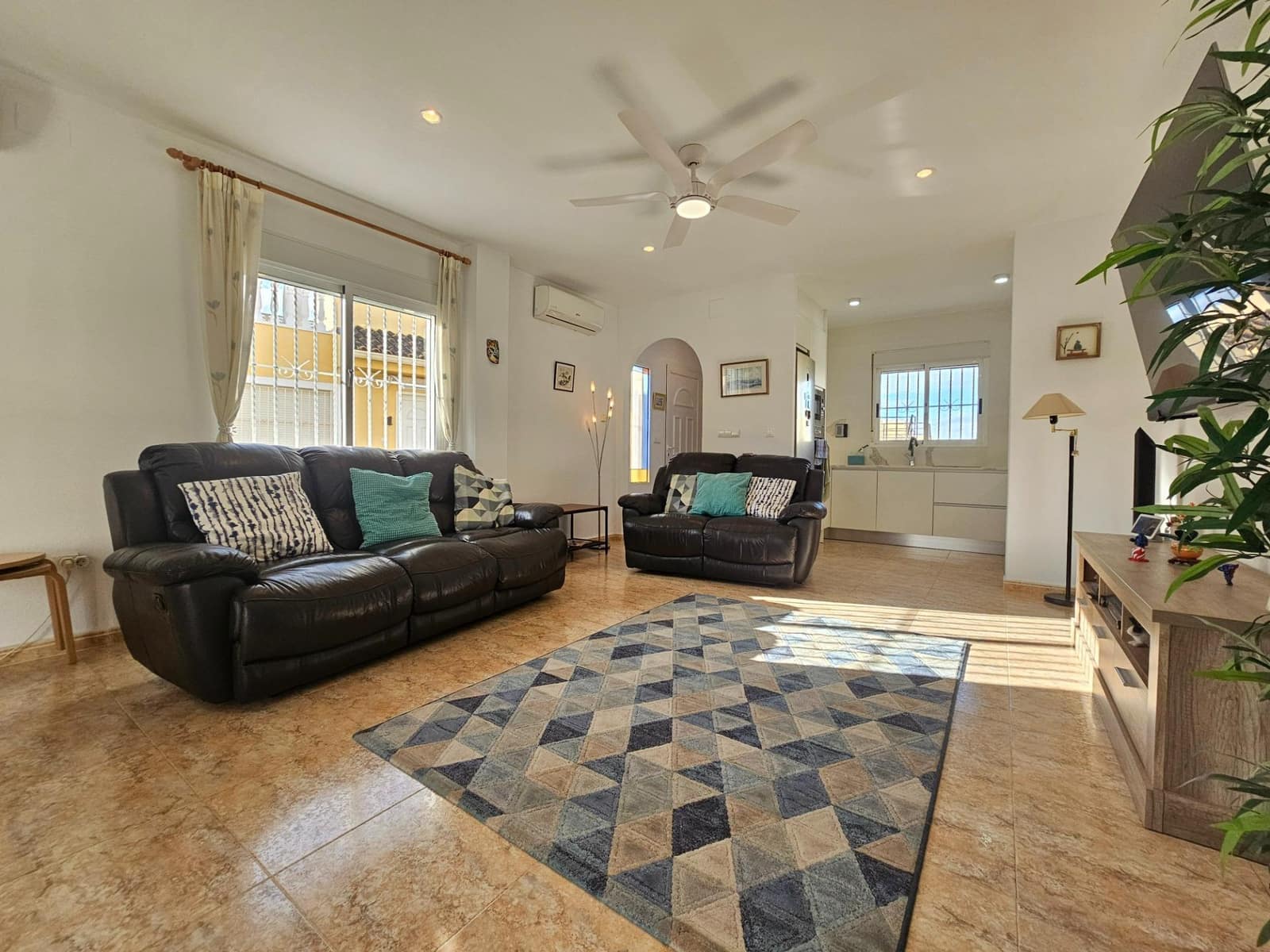 3 bedroom Villa for sale in Benijofar with pool - € 299,000 (Ref: 9556098)