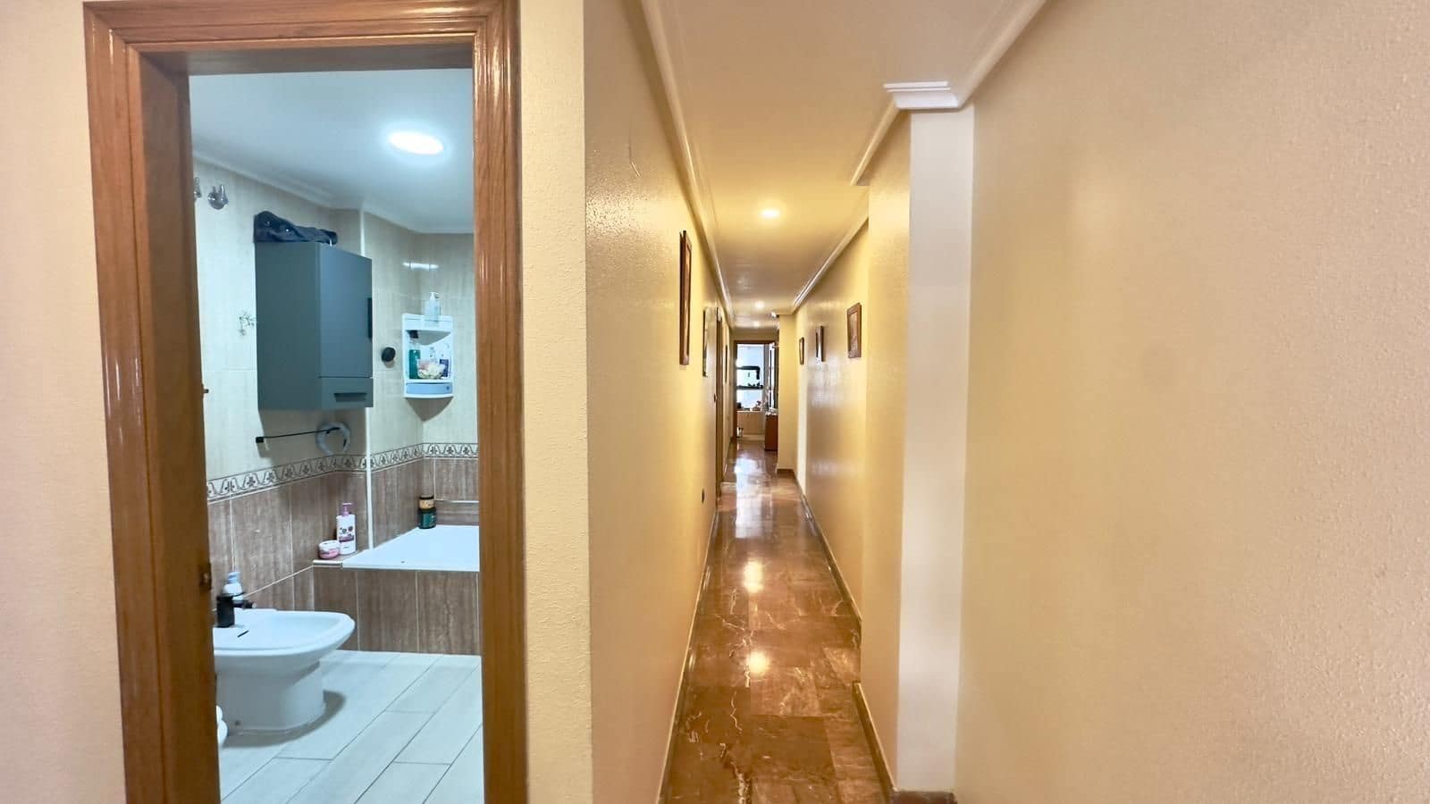 4 bedroom Apartment for sale in Torrevieja - € 259,900 (Ref: 9556102)