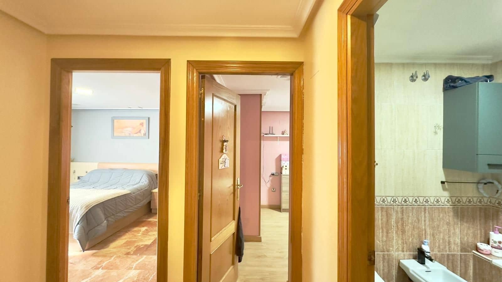 4 bedroom Apartment for sale in Torrevieja - € 259,900 (Ref: 9556102)