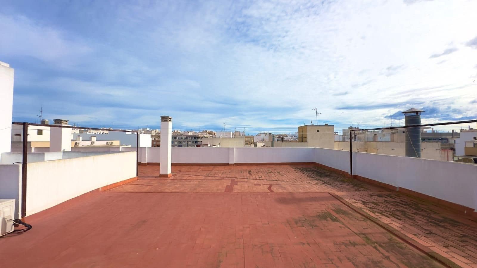 4 bedroom Apartment for sale in Torrevieja - € 259,900 (Ref: 9556102)