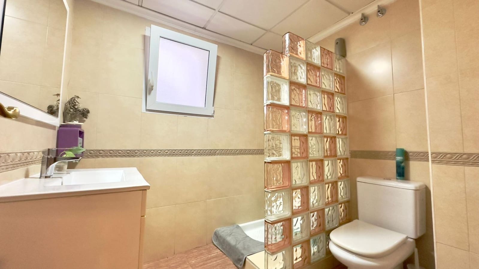 4 bedroom Apartment for sale in Torrevieja - € 259,900 (Ref: 9556102)