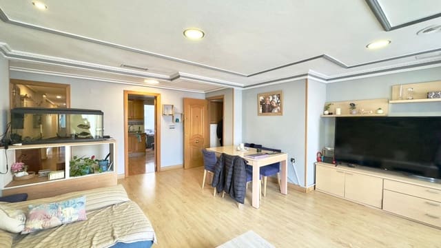 4 bedroom Apartment for sale in Torrevieja - € 259,900 (Ref: 9556102)