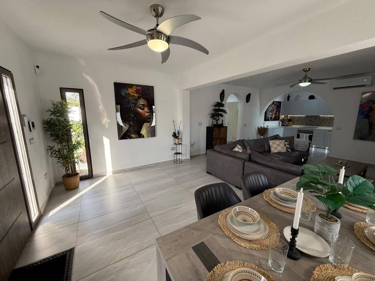 5 bedroom Villa for sale in Algorfa with pool - € 498,000 (Ref: 9556110)