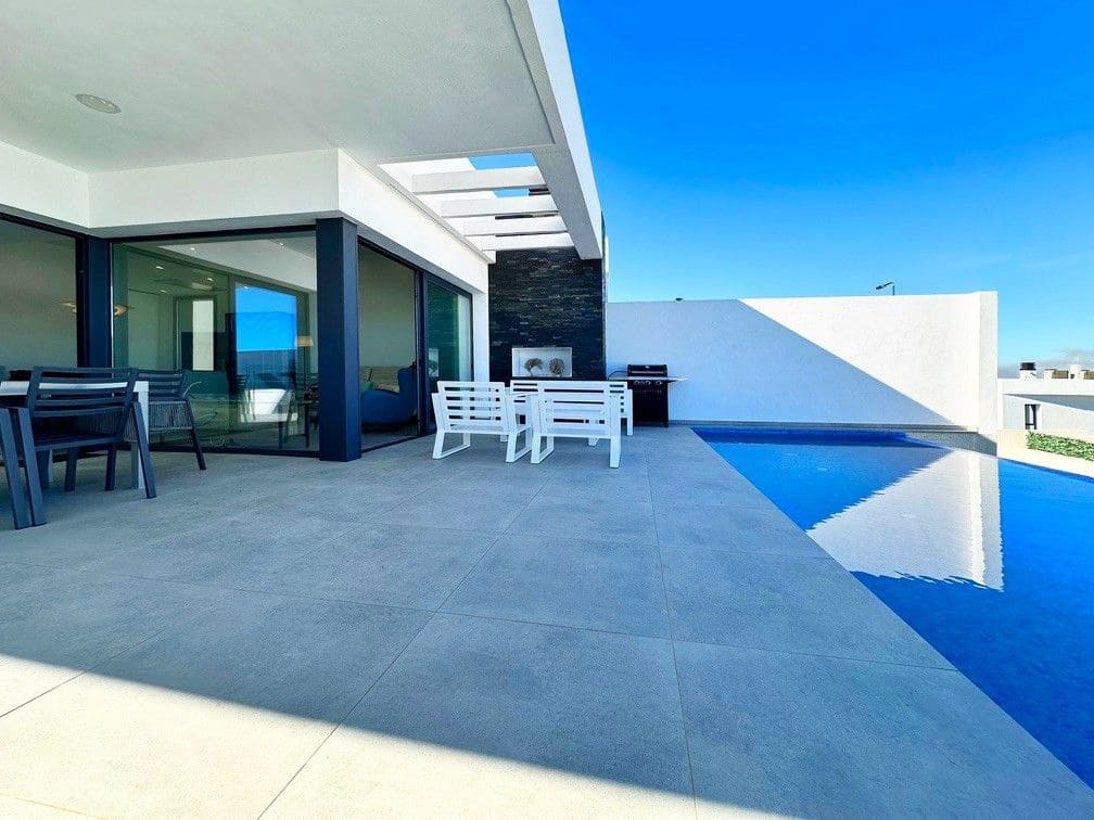 3 chambre Villa/Maison à vendre à Dona Pepa avec piscine garage - 620 000 € (Ref: 9558013)