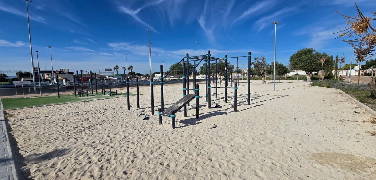 3 sypialnia Willa na sprzedaż w Torrevieja z garażem - 330 000 € (Ref: 9565440)