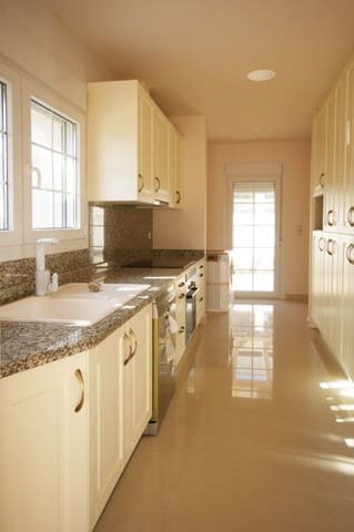 Chalet de 4 habitaciones en Cabo Roig, Orihuela en venta con piscina - 910.000 € (Ref: 9565442)