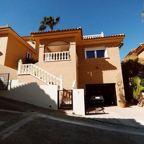 Chalet de 3 habitaciones en Almoradí en venta con piscina garaje - 299.000 € (Ref: 9565444)