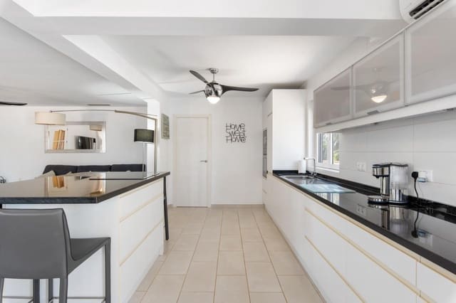 Chalet de 4 habitaciones en Catral en venta con piscina - 549.000 € (Ref: 9565455)