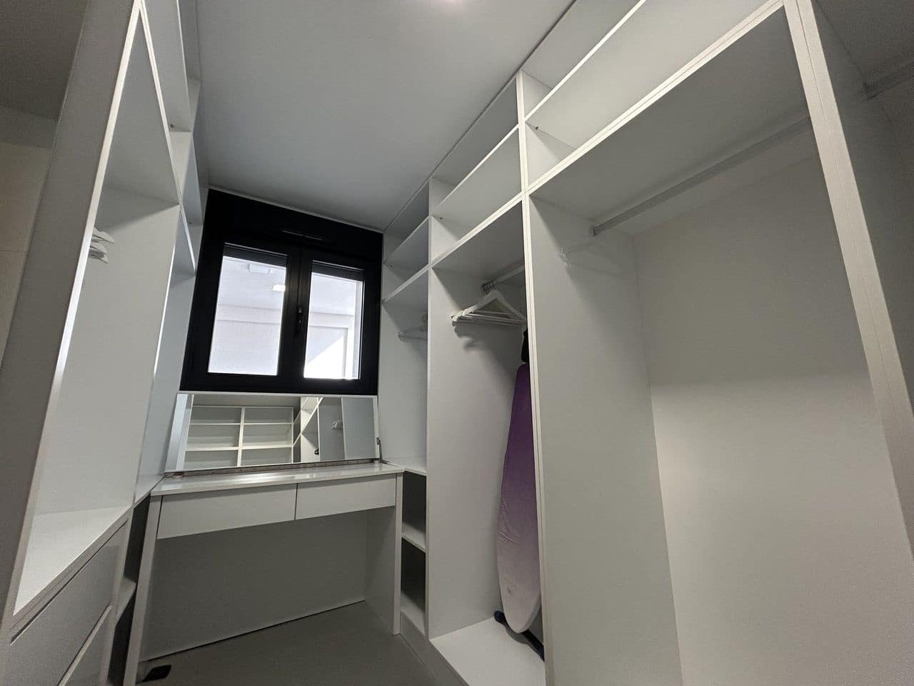 5 bedroom Villa for sale in La Siesta with garage - € 849,950 (Ref: 9571404)