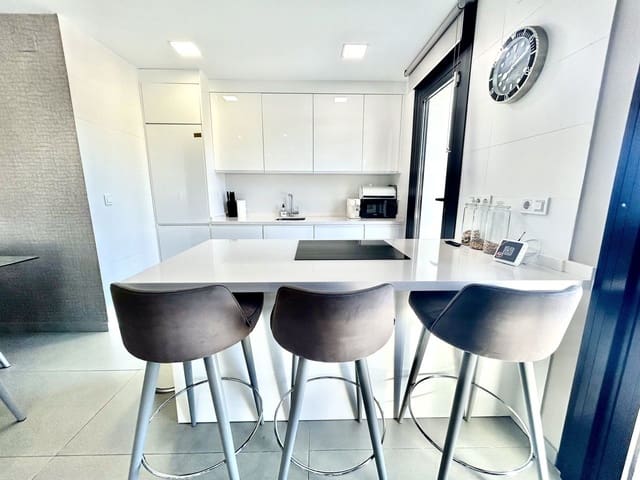 5 chambre Villa/Maison à vendre à La Siesta, Torrevieja avec garage - 849 950 € (Ref: 9571404)