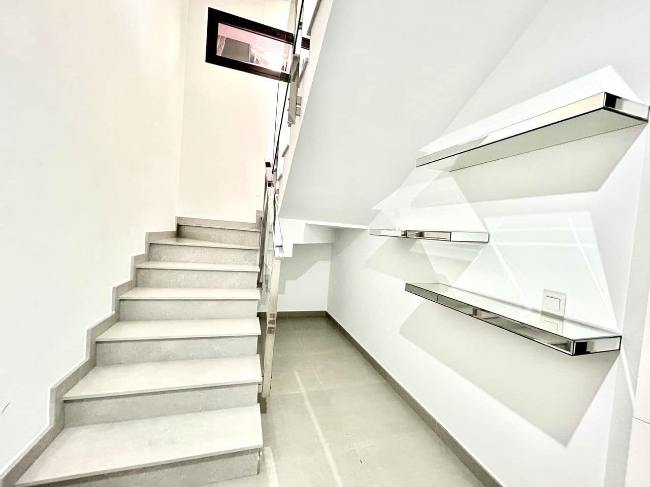 5 soverom Villa til salgs i La Siesta med garasje - € 849 950 (Ref: 9571404)
