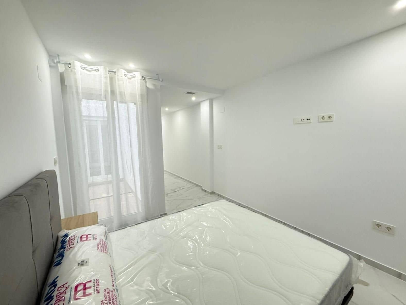 2 bedroom Apartment for sale in Torrevieja - € 200,000 (Ref: 9574845)