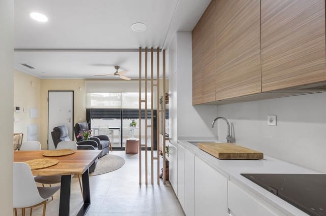 2 makuuhuone Huoneisto myytävänä paikassa Centro, Torrevieja - 295 000 € (Ref: 9583081)