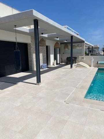 5 soveværelse Villa til salg i Centro, Torrevieja med garage - € 999.999 (Ref: 9586761)
