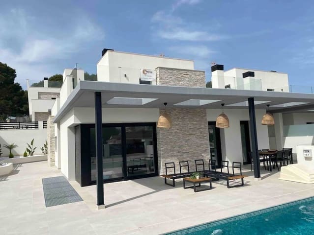 5 soveværelse Villa til salg i Centro, Torrevieja med garage - € 999.999 (Ref: 9586761)