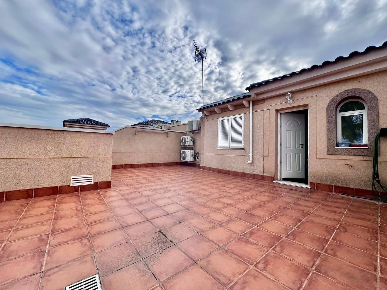 2 makuuhuone Bungalow myytävänä paikassa Pilar de la Horadada mukana uima-altaan 
autotalli - 220 000 € (Ref: 9586762)