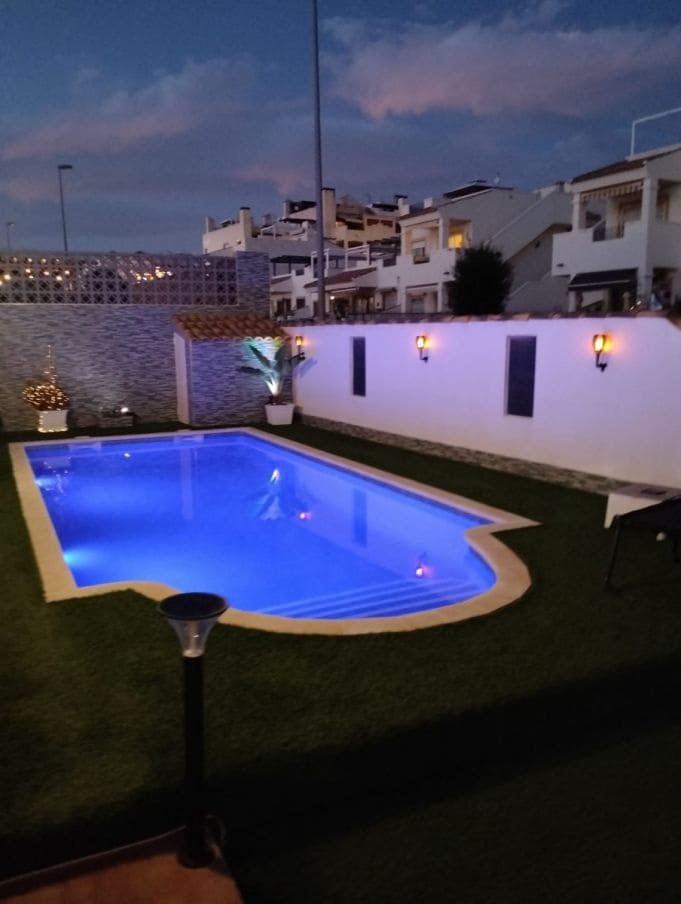 2 makuuhuone Huvila myytävänä paikassa Orihuela - 270 000 € (Ref: 9591590)