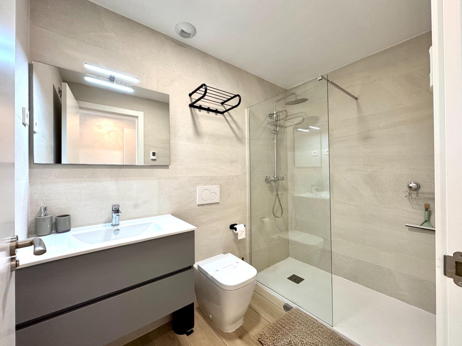 Apartamento de 2 habitaciones en Los Alcázares en venta con piscina garaje - 347.000 € (Ref: 9596413)