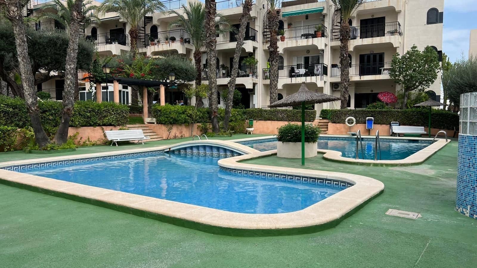 2 slaapkamer Appartement te koop in Torrevieja met zwembad - € 250.000 (Ref: 9596422)