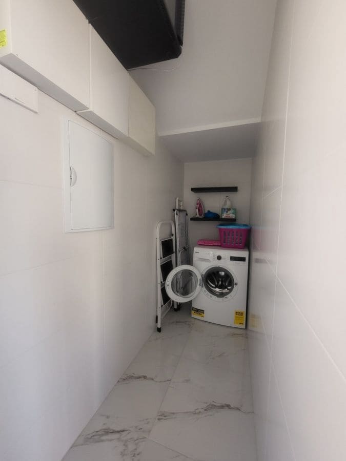 Chalet de 3 habitaciones en Orihuela Costa en venta con piscina - 400.000 € (Ref: 9596425)