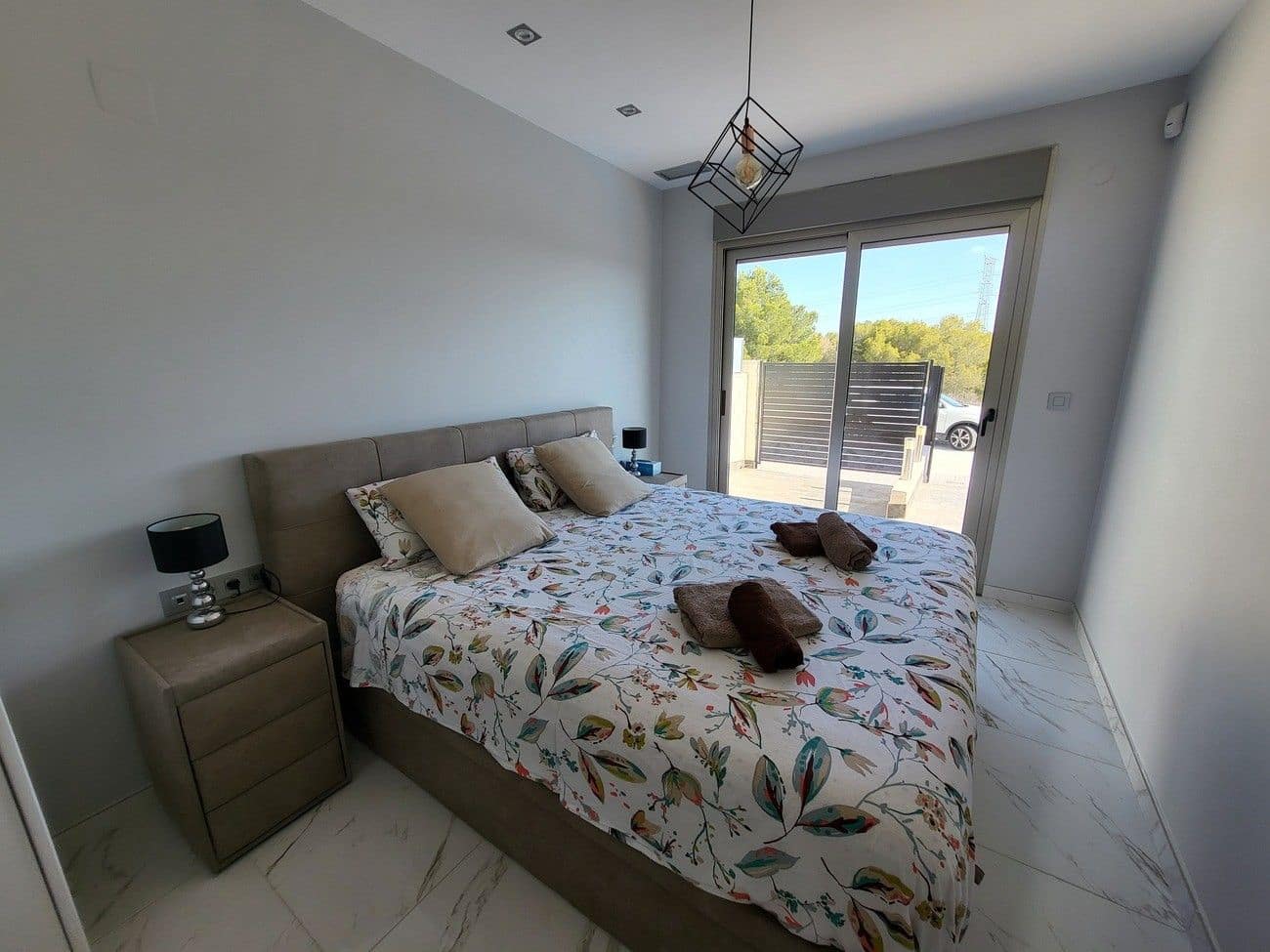 Chalet de 3 habitaciones en Orihuela Costa en venta con piscina - 400.000 € (Ref: 9596425)