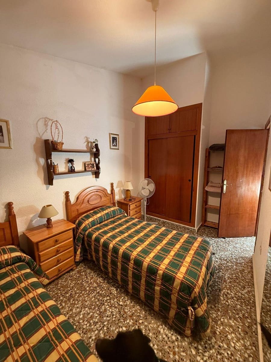 3 chambre Maison de Ville à vendre à La Siesta avec garage - 196 000 € (Ref: 9596435)