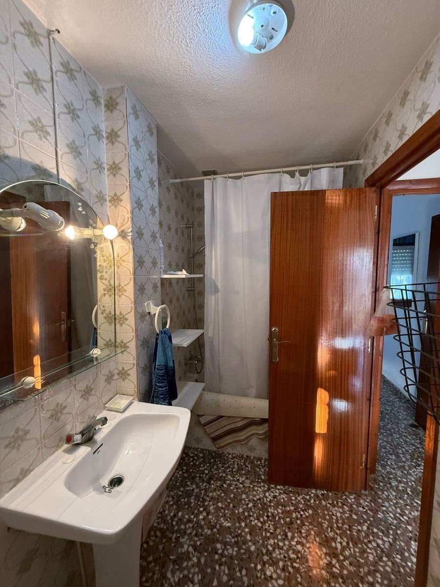 3 sovrum Hus till salu i La Siesta med garage - 196 000 € (Ref: 9596435)