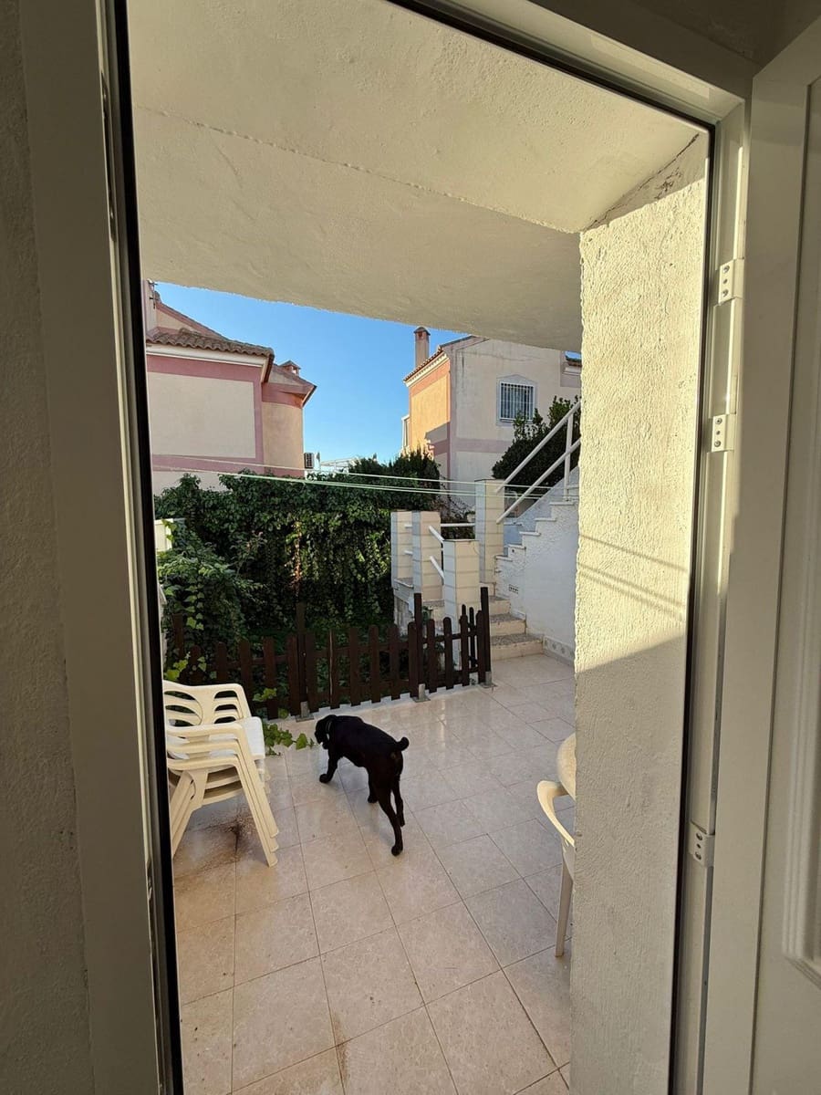 3 sovrum Hus till salu i La Siesta med garage - 196 000 € (Ref: 9596435)