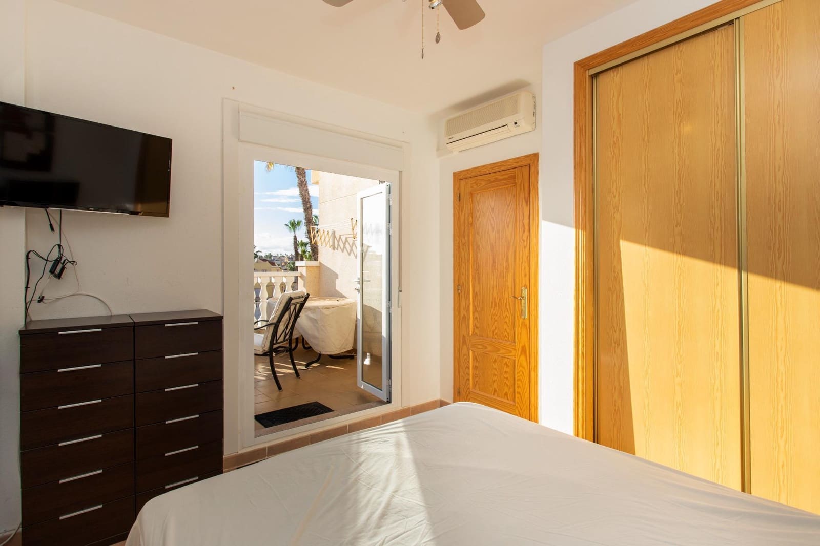 2 quarto Moradia em Banda para venda em Filipinas com piscina - 185 000 € (Ref: 9596436)